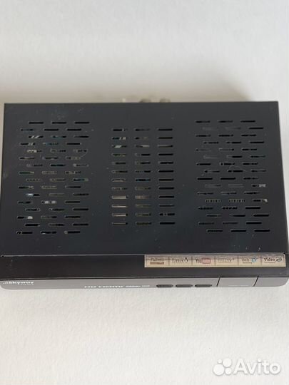 Спутниковая антенна в комплекте с приставкой