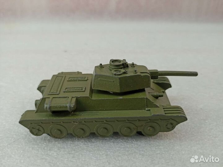 Игрушечный танк т-34 масштаб 1/72 СССР 70е годы