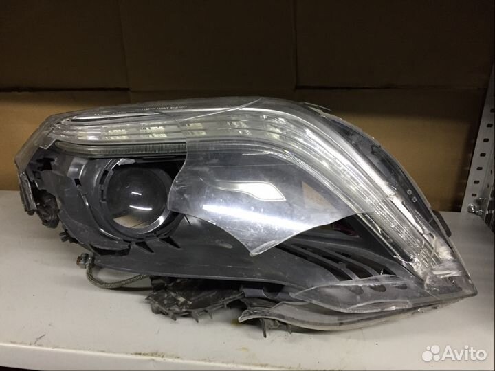 Фара правая битая Mercedes GLK X204