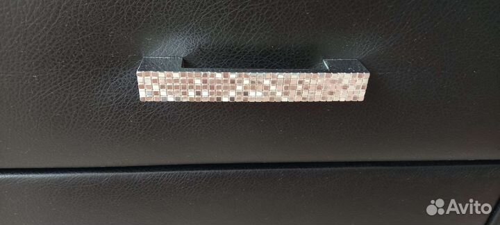 Тумба прикроватная