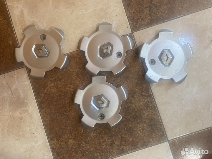 Колпак колесного диска оригинал Renault Megane 2