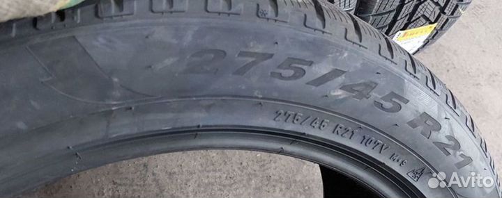 Pirelli Scorpion Winter 275/45 R21 и 315/40 R21 111V