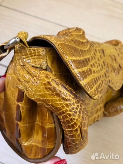 Сумка из кожи крокодила клатч