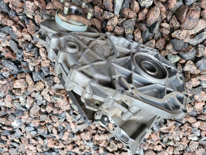 Мало б.у раздаточная коробка Genesis G80 3.0 / 3.8