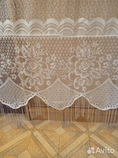 Гардина новая, большая, с бахромой