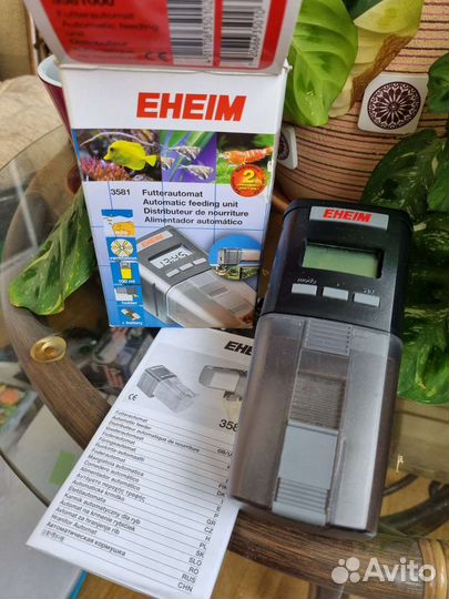 Автоматическая кормушка для рыб Eheim