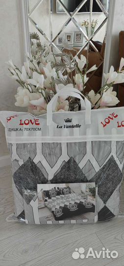 Новинка Бренд-комплект со стеганным одеялом