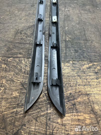 Молдинг лобового стекла на Mersedes w638