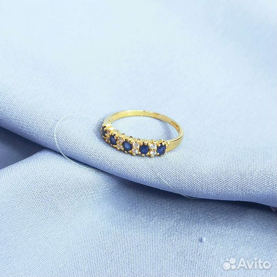 Золотое кольцо с сапфирами