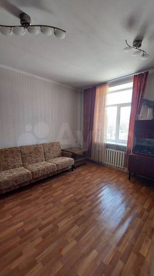 2-к. квартира, 55 м², 2/4 эт.