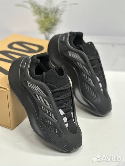 Кроссовк Yeezy 700: твой шаг к легенде