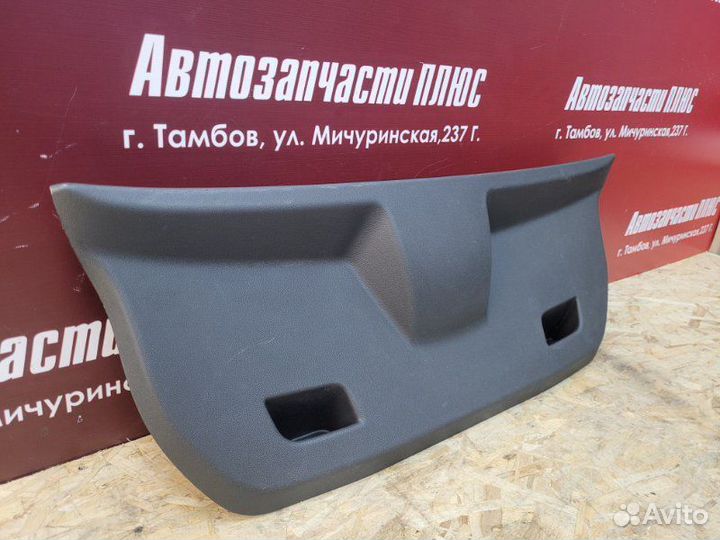Обшивка крышки багажника Opel Corsa