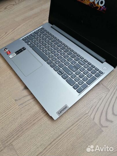 Ноутбук Lenovo IdeaPad 3 Ryzen 3 4300U/8GB/SSD 512