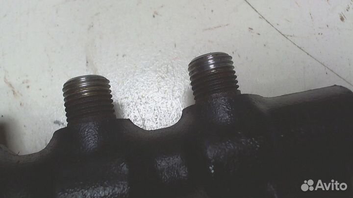 Рампа топливная Volvo S40 2004, 2009