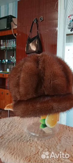 Продам женскую натуральную норковую шапку