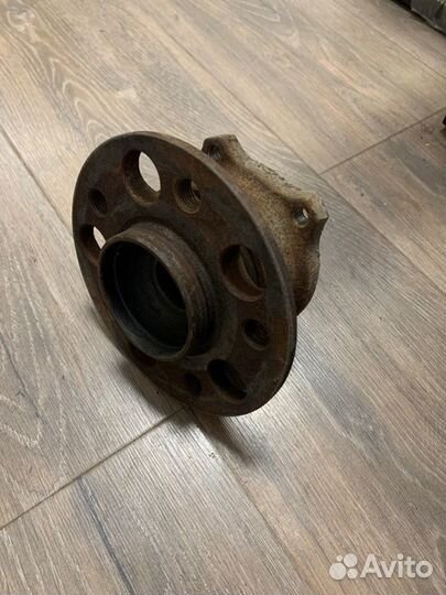 Ступица задняя Mercedes S 500 4Matic W221 273 968