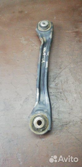 Рычаг подвески верхний задний Mercedes-Benz