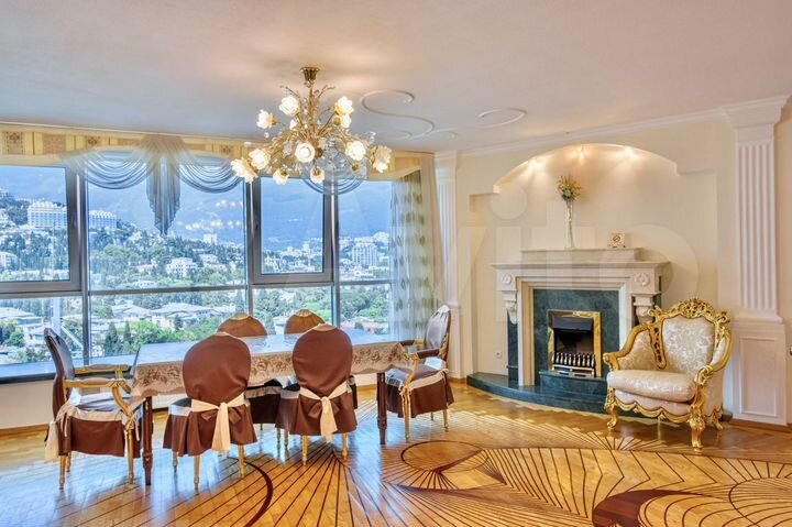 3-к. квартира, 212 м², 10/14 эт.