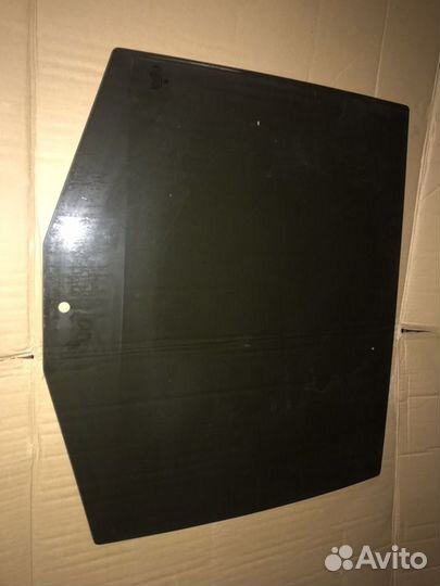 43R001595 Стекло задней правой двери VW Touran 1T