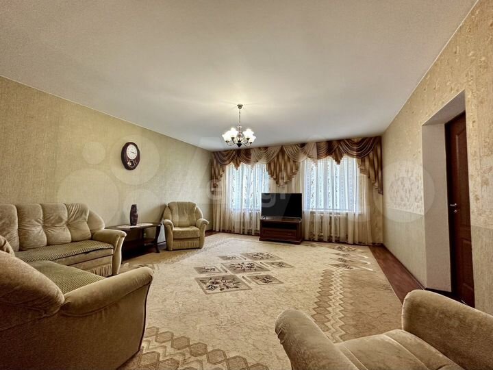 Дом 220 м² на участке 5,5 сот.