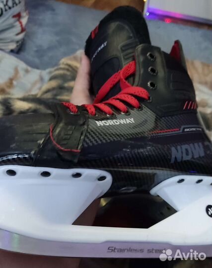 Коньки хоккейные