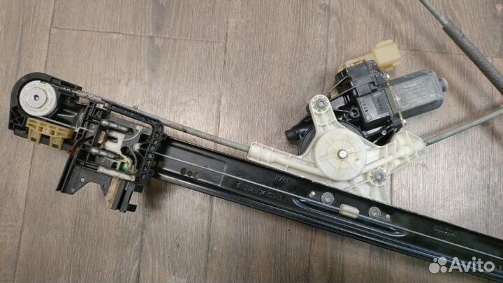 Стеклоподъемник передний правый Land Rover Range