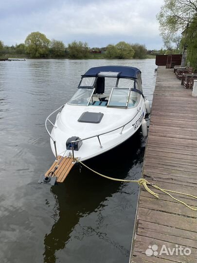 Bayliner 2052