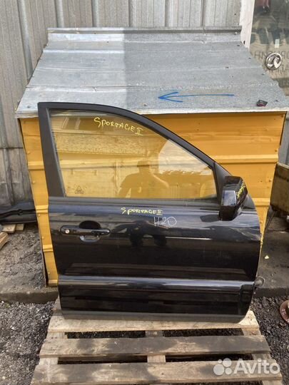 Стекло двери передней правой для Kia Sportage II