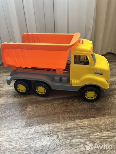 Большой грузовик