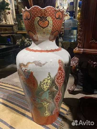 Ваза. Шинуазри. Антиквариат. Винтаж