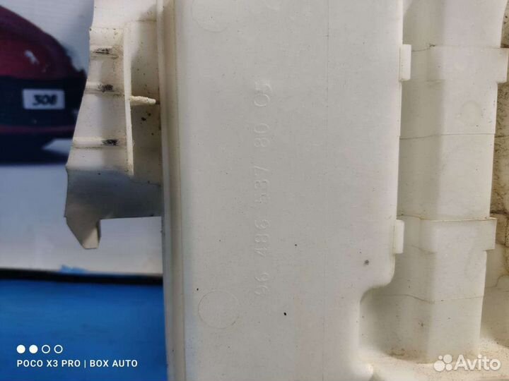 Бачок омывателя лобового стекла Пежо 407