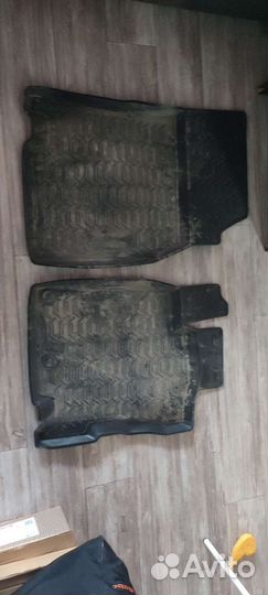 Автомобильные коврики резиновые