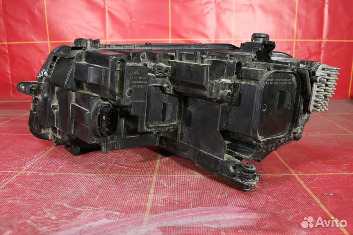 Фара правая Volkswagen Tiguan