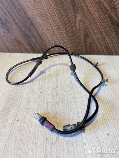 Датчик abs передний Nissan March K12