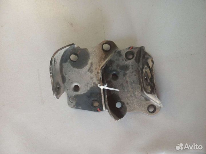 Кронштейн балки Renault Logan седан 1.6 2014