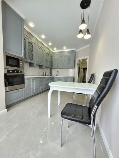 2-к. квартира, 58 м², 4/17 эт.