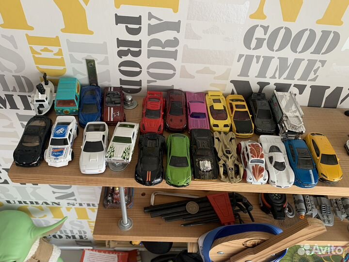 Машинки HotWheels(цена за одну машинку)
