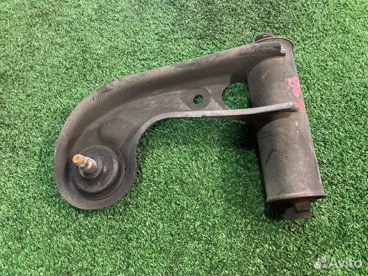 Рычаг подвески верхний передний левый