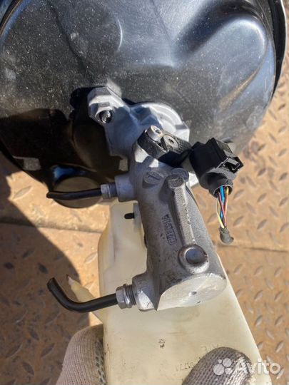 Вакуумный усилитель тормозов Volkswagen