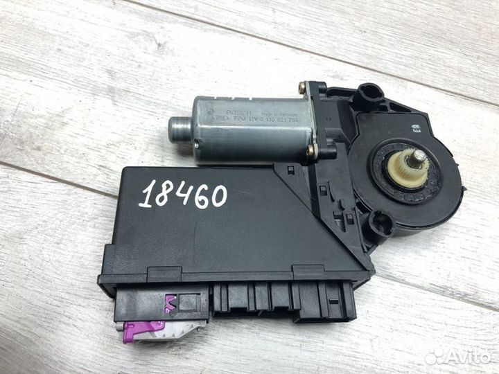 Двигатель стеклоподъемника передний правый Audi A4