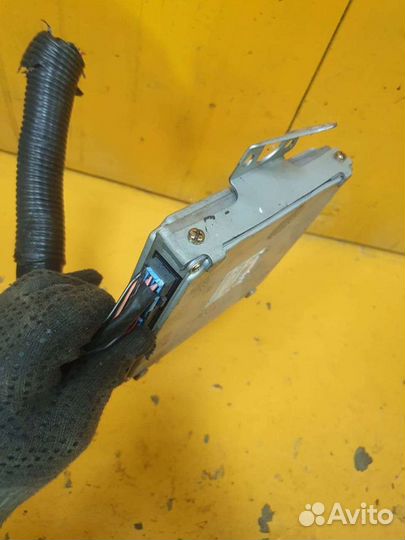 Блок управления двигателем двс 2.0 EJ20 DE EJ20DE