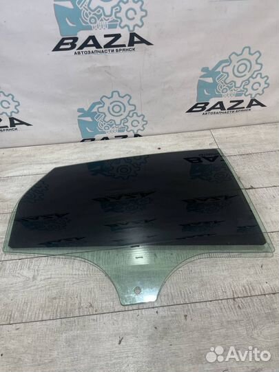Стекло задней правой двери Ford Focus 3