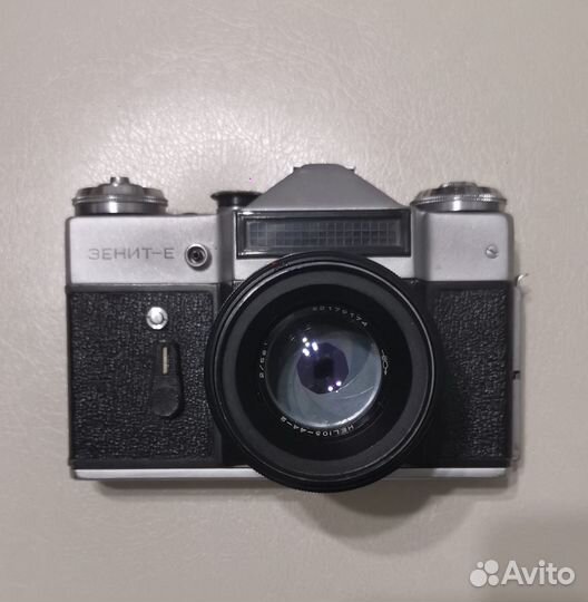 Плёночный фотоаппарат Зенит Е