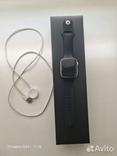 Часы apple watch se 44 mm nike