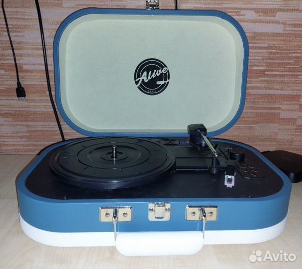Виниловый проигрыватель Alive Audio vintage