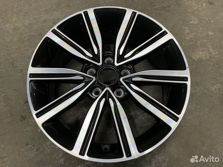 Одна штука диск оригинал R17 Kia Optima