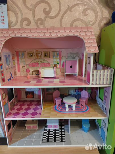 Кукольный домик с мебелью большой деревяный