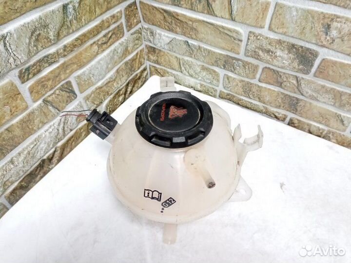 Бачок расширительный Audi Q3 8U 2.0 TDI 2016