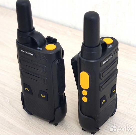 Рация-радиостанция в комплекте с наушниками