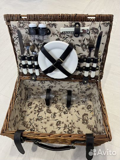 Корзина для пикника плетеная